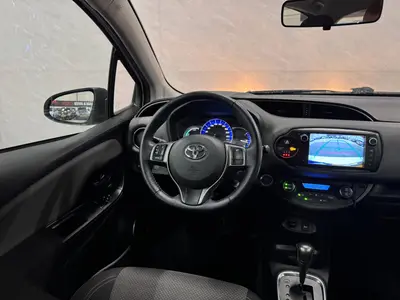 Toyota Yaris - Thumbnail 13