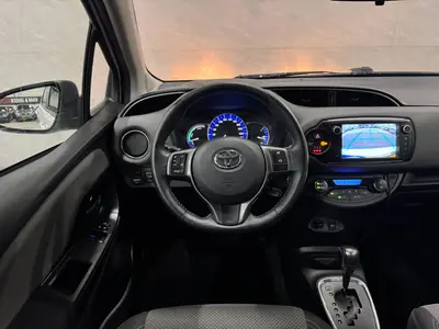 Toyota Yaris - Thumbnail 14