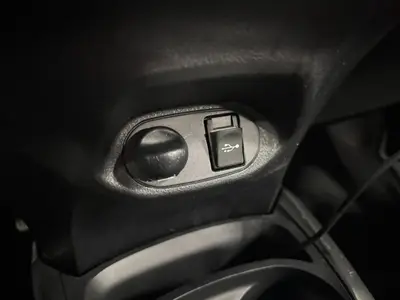 Toyota Yaris - Thumbnail 17