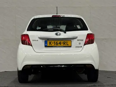 Toyota Yaris - Thumbnail 6