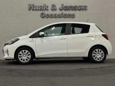 Toyota Yaris - Thumbnail 8