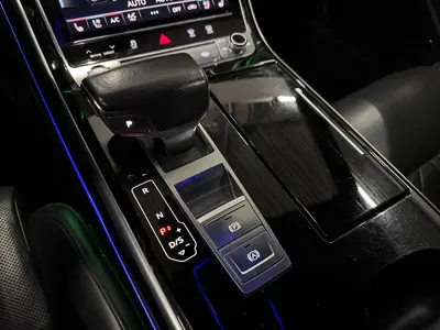 Audi A8 - Thumbnail 21
