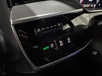 Audi A8 - Thumbnail 29